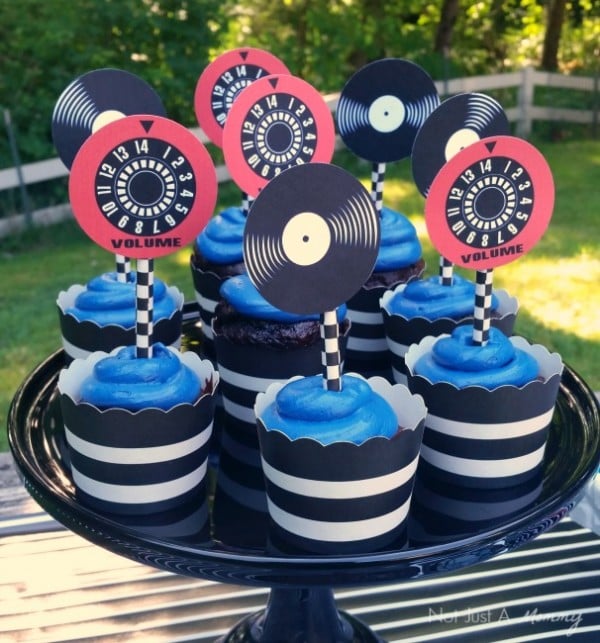 Dad, You Rock! Father's Day table cupcakes