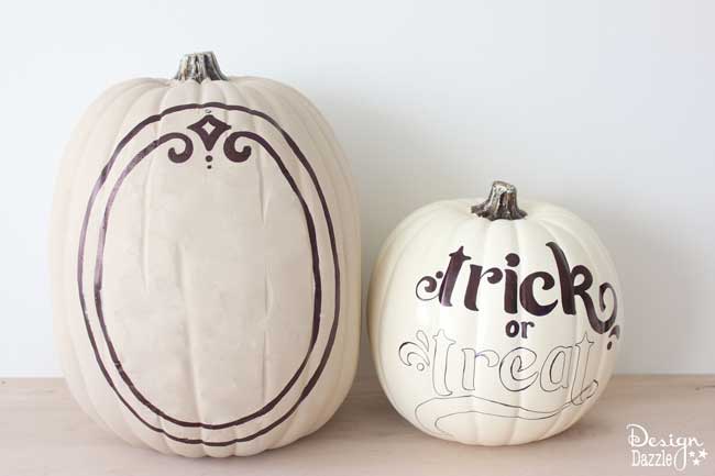 The most AWESOME idea about these pumpkins is they are TWO-SIDED! One side is for Halloween and one side is for Fall!! Free printables included. | DIY pumpkin decorating ideas | sharpie pumpkin tutorial | how to make sharpie art pumpkins | how to decorate a pumpkin | pumpkin decorating tips || Design Dazzle