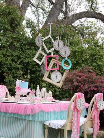 Vintage Glam Wonderland party by Toni of Design Dazzle