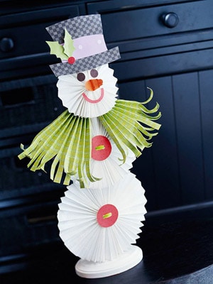 Folded paper Snowman Craft! Cute Christmas Snowman Craft for kids!