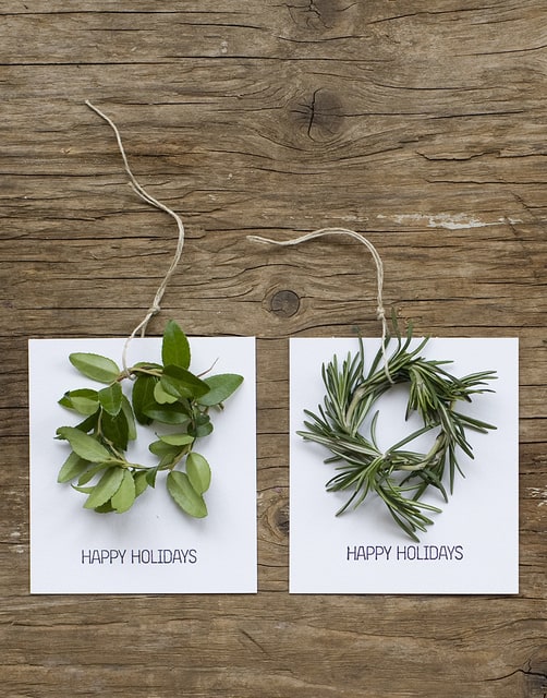 Homemade Mini Wreath Cards from frolic that are sweet and simple!