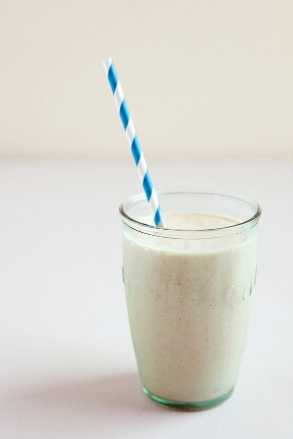 Banana Almond Smoothie for a Healthy Breakfast