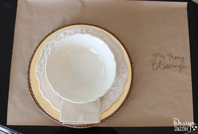 DIY simple, elegant Thanksgiving place setting you'll love by Design Dazzle!