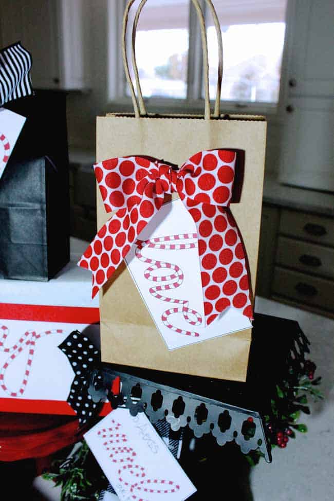 Easy Neighbor Gifts under $5 with Free Festive Gift Tags - Design Dazzle