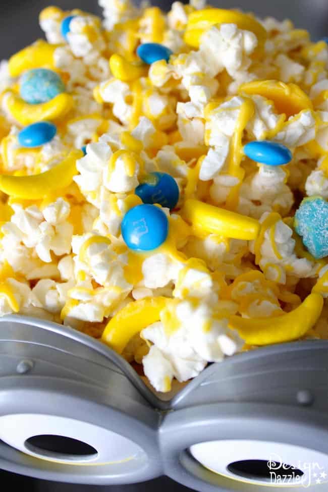 Design Dazzle has yummy 5 minute Minion Movie Snacks for you to enjoy for your #MinionMoveNight!