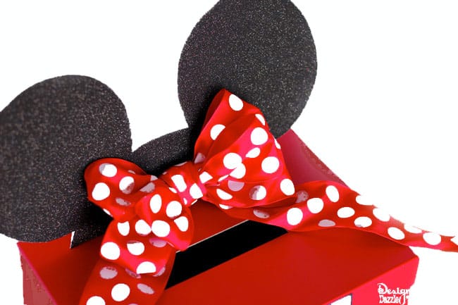 Make your own simple Mickey or Minnie Mouse Valentine Card Box! "I'm All Ears For You" Free Printable - Design Dazzle