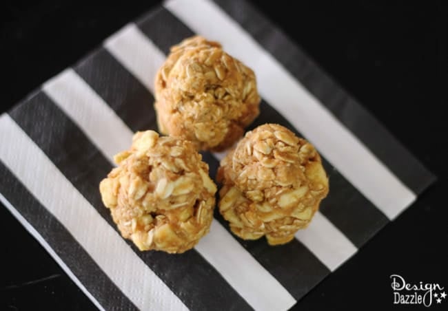Peanut Butter Oatmeal Energy Balls are quite delicious. They are quick to make! The recipe has no flour or sugar. Perfect for healthy snacks on the go. Design Dazzle