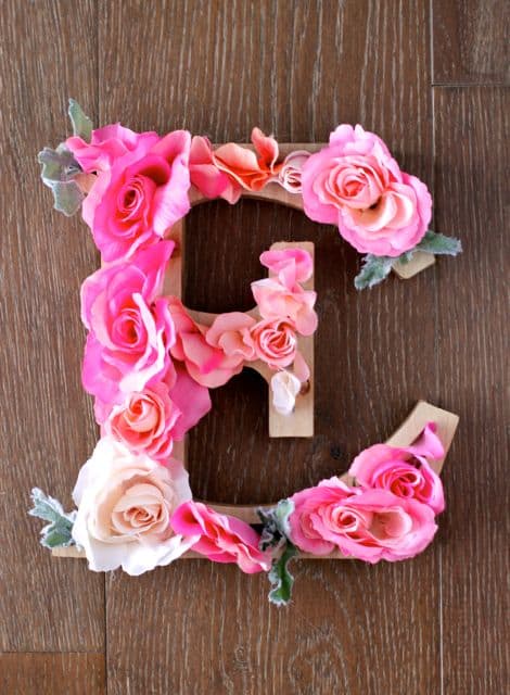 Gorgeous DIY Rustic Letter with Flowers! Easy DIY project that will brighten up any room!