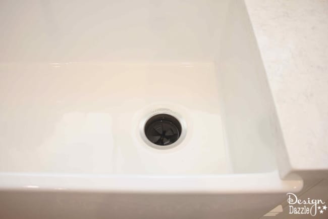 Benefits of a Farmhouse Sink www.DesignDazzle.com