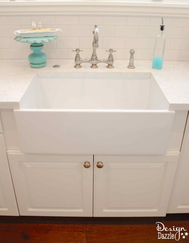 Benefits of a Farmhouse Sink - what about depth, stain resistant, chipping, installation? Find out the details at www.DesignDazzle.com