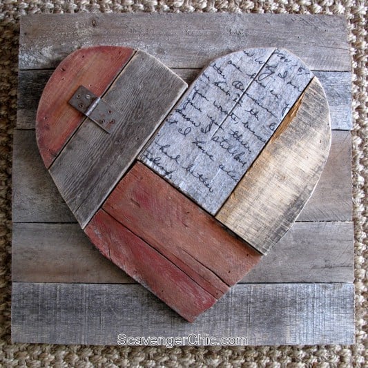 Rustic Wood Pallet Heart that is perfect for Valentine's Day Decor!