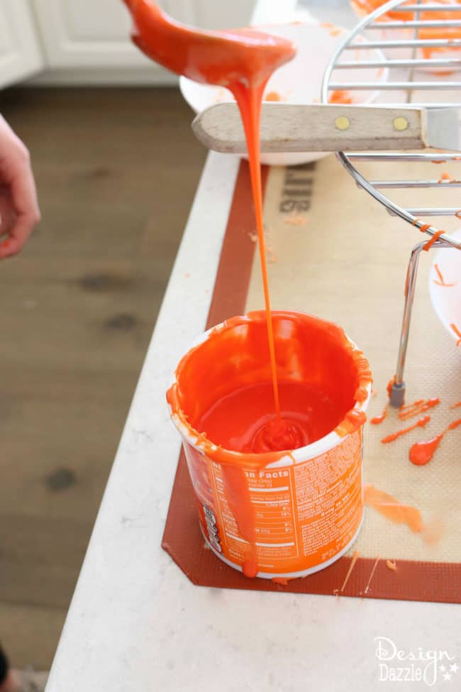 Easy Basketball Snack Cakes Made With Ding Dongs. Cute party idea for a absketball party or March Madness theme. Enjoy making with your family! Design Dazzle