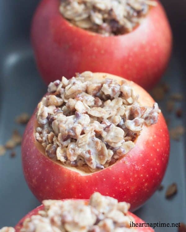 Cinnamon Oat Baked Apples! Healthy Dessert Ideas that easy and delicious!