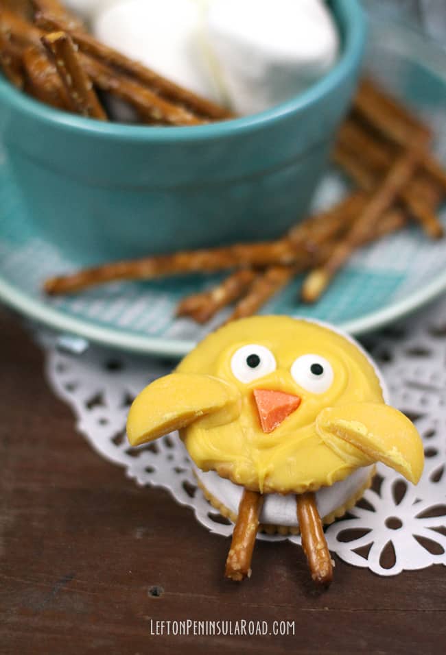 Collection of Easter Sweets and Adorable Treats! Kids will love these delicious DIY desserts! #easter #dessert || Design Dazzle