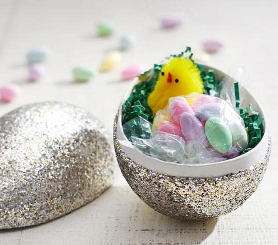 German Style Glittered Easter Eggs! 20+ Creative Ways to Paint Easter Eggs on decigndazzle.com!