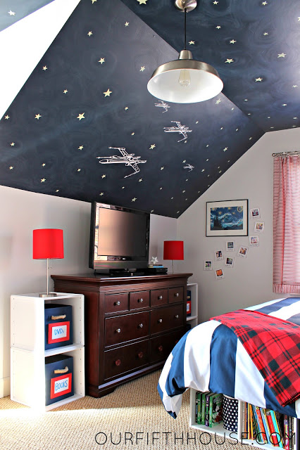 Creative ceiling idea for a Star Wars Kid's Room. 