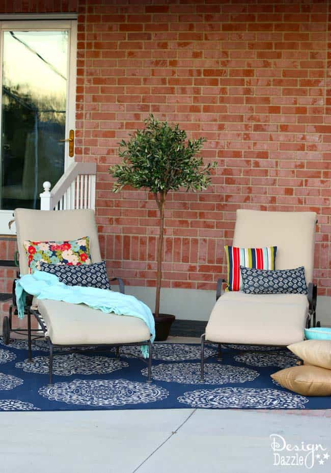 I created this hanging table along with the wood beam chandelier for the Home Depot Patio Challenge. How-to on the blog | Design Dazzle