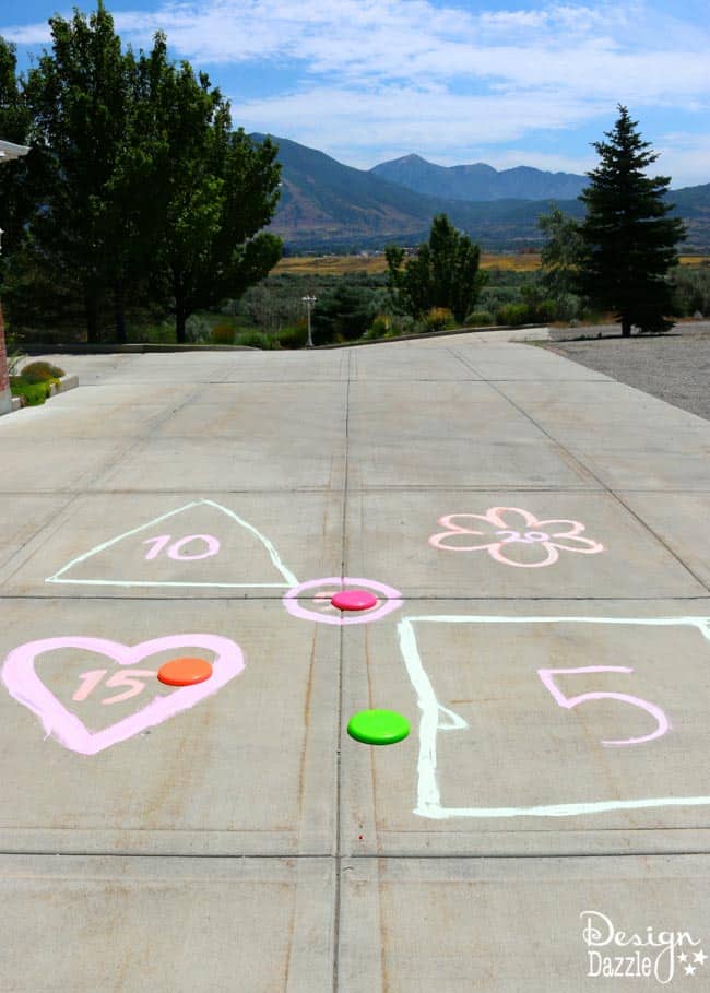 Frisbee game with outdoor washable paint | Design Dazzle