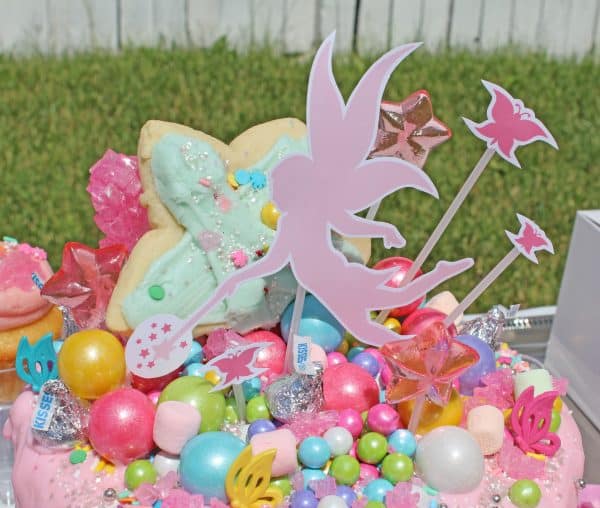 Dollar Store Fairy Garden Party! Such a fun mini party that little ones would absolutely love! 