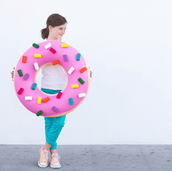 10 of my very favorite DIY food themed Halloween costumes that are cute, simple, and easy to make. You would never guess that they are homemade! | DIY halloween costumes | homemade halloween costumes | food themed halloween costumes | halloween costume ideas | what to wear for halloween || Design Dazzle