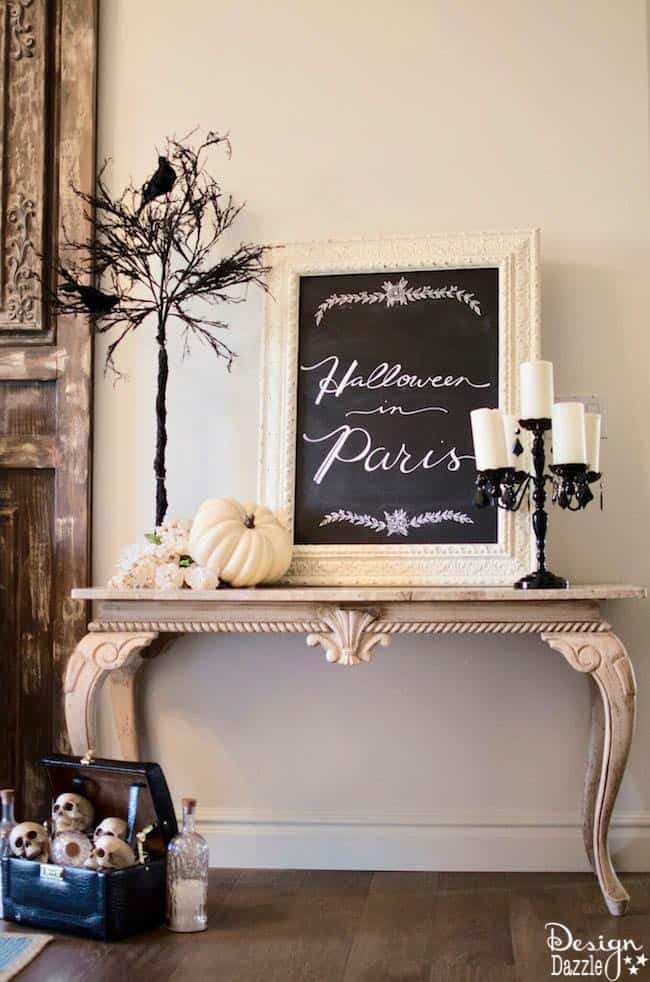 Halloween in Paris themed party with mostly things you can create yourself! | DIY halloween parties | halloween party ideas | halloween decorating tips | how to host a halloween party | halloween party themes | adult halloween parties | vintage halloween party | halloween decorating tips || Design Dazzle