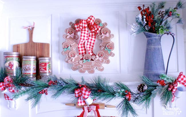 Gingerbread Man Wreath made with foam | christmas wreath ideas | christmas crafts | diy christmas wreath | gingerbread christmas decor | diy christmas decoe || Design Dazzle #christmas