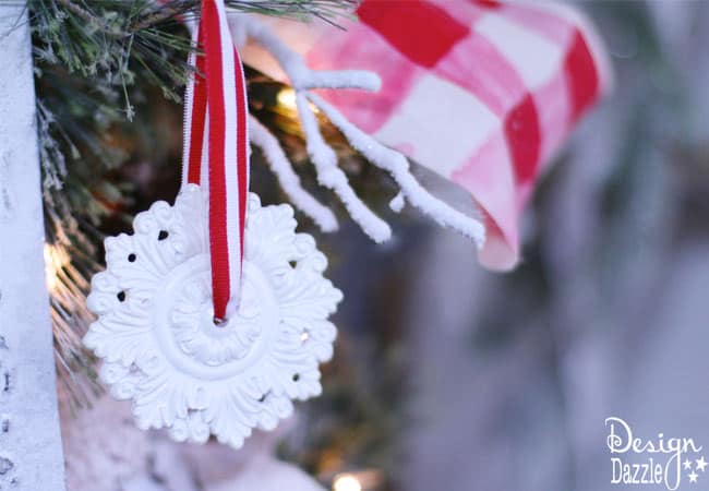 Mrs Claus Cottage Christmas Tree - hand painted ribbon, red and white cottage decor | Christmas tree decorating tips | Christmas tree decor | how to decorate a Christmas tree | Christmas tree designs | diy Christmas tree decor || Design Dazzle #christmastreedecor #christmastree #christmasdecor