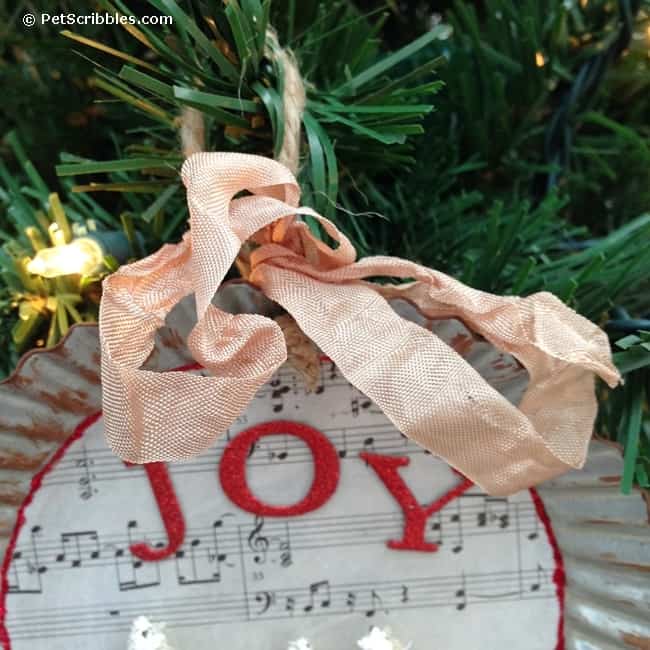 How to make a charming tart tin ornament!