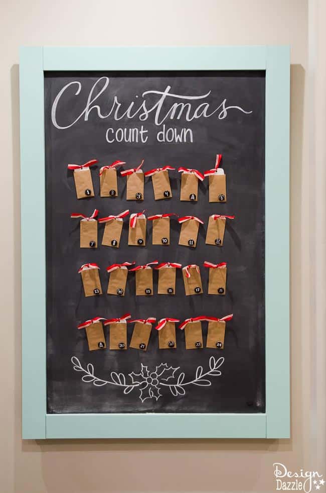 It's almost time for Christmas countdown! And if you're looking for easy Christmas advant calendar idea, this one's perfect! It's chalkboard and magnetized! 