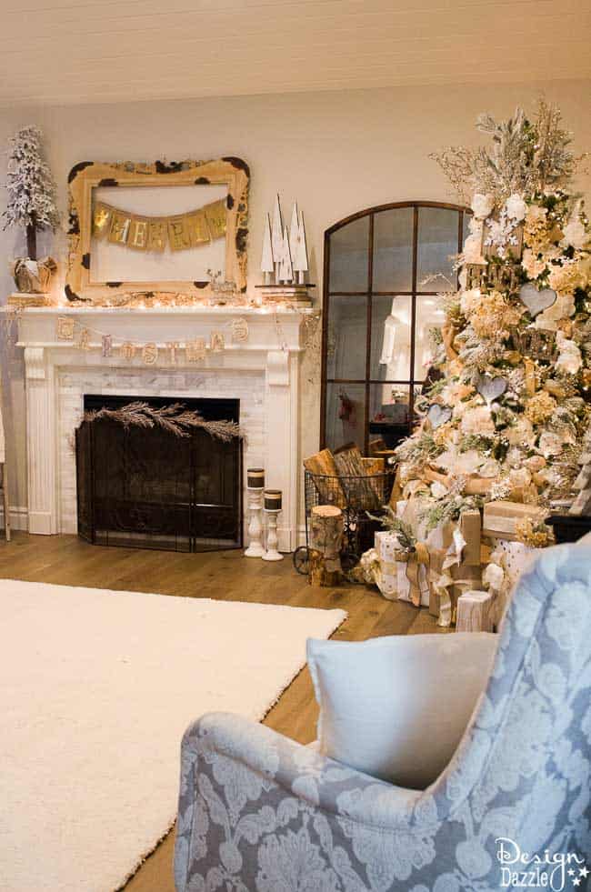 Christmas Home Tour - Living Room Tour | Christmas home decor | Christmas home decor tour | decorating tips for Christmas | Christmas decor ideas | Christmas decorating tips || Design Dazzle #christmasdecor