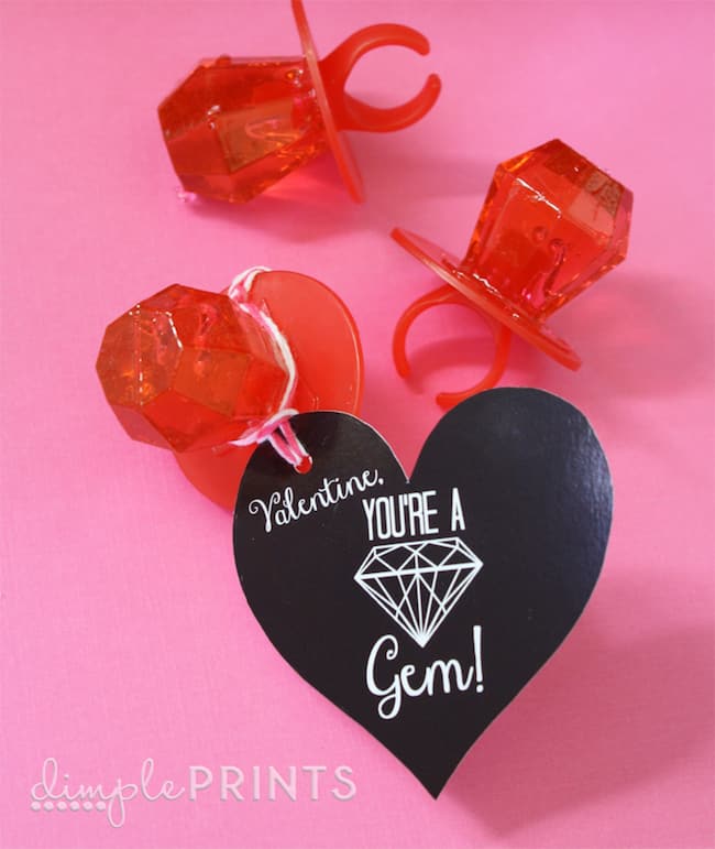 Looking for girl themed Valentines? This is for you! I've found 11 absolutely adorable Valentines that are not only especially for girls, but also FREE! | Design Dazzle