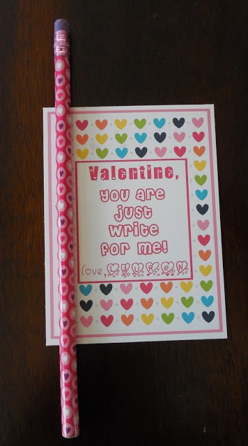 Looking for girl themed Valentines? This is for you! I've found 11 absolutely adorable Valentines that are not only especially for girls, but also FREE! | Design Dazzle