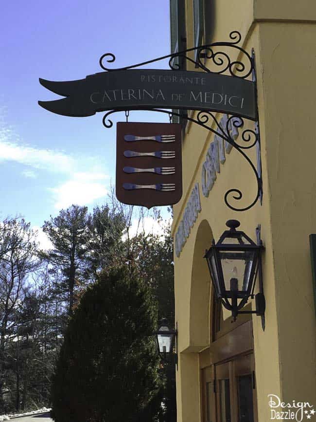 The historic sites located in the Hudson Valley such as the Rockefeller estate, Vanderbilt Mansion and many more make this a fun and gorgeous getaway! | Design Dazzle The historic sites located in the Hudson Valley such as the Rockefeller estate, Vanderbilt Mansion and many more make this a fun and gorgeous getaway! | Design Dazzle