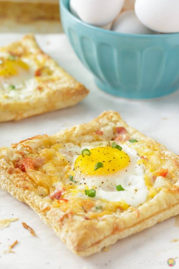 All 20 of these Easter brunch recipes are "egg-cellent", quick, and delicious so you can have a blast with your family on Easter while enjoying great food! | Design Dazzle