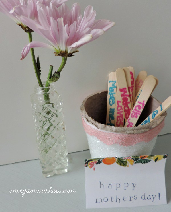 There's nothing quite as wonderful as a homemade gift from your kids! Here are 12 awesome classroom Mother's Day gift ideas perfect for teachers! | Design Dazzle