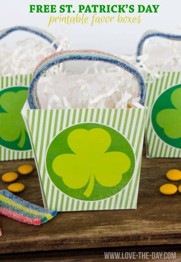 Whether you need cute St. Patty's Day decor or a handout to go with a classroom or neighbor treat, these completely FREE printables are the ones for you! | Design Dazzle