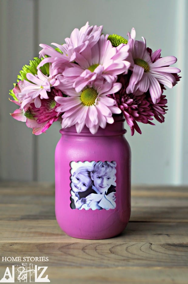 There's nothing quite as wonderful as a homemade gift from your kids! Here are 12 awesome classroom Mother's Day gift ideas perfect for teachers! | Design Dazzle