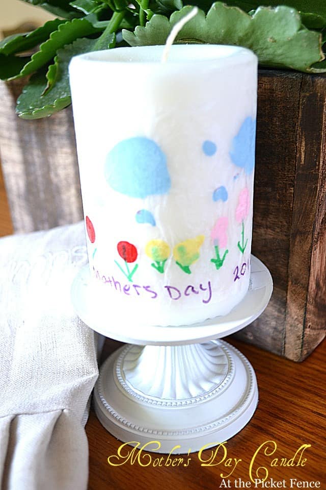 There's nothing quite as wonderful as a homemade gift from your kids! Here are 12 awesome classroom Mother's Day gift ideas perfect for teachers! | Design Dazzle