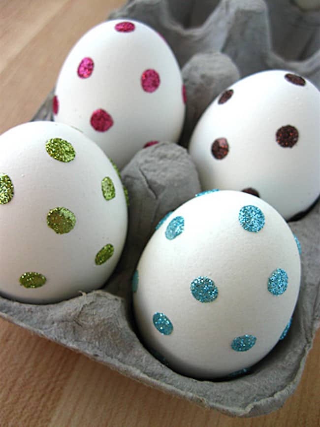 18 "egg-cellent" Easter egg decorating ideas that are absolutely creative and fun! Many of these ideas you probably have the supplies for right now. | Design Dazzle