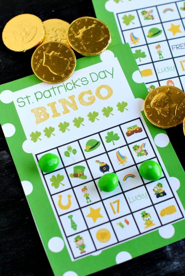 Whether you need cute St. Patty's Day decor or a handout to go with a classroom or neighbor treat, these completely FREE printables are the ones for you! | Design Dazzle