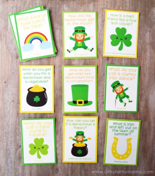 Whether you need cute St. Patty's Day decor or a handout to go with a classroom or neighbor treat, these completely FREE printables are the ones for you! | Design Dazzle