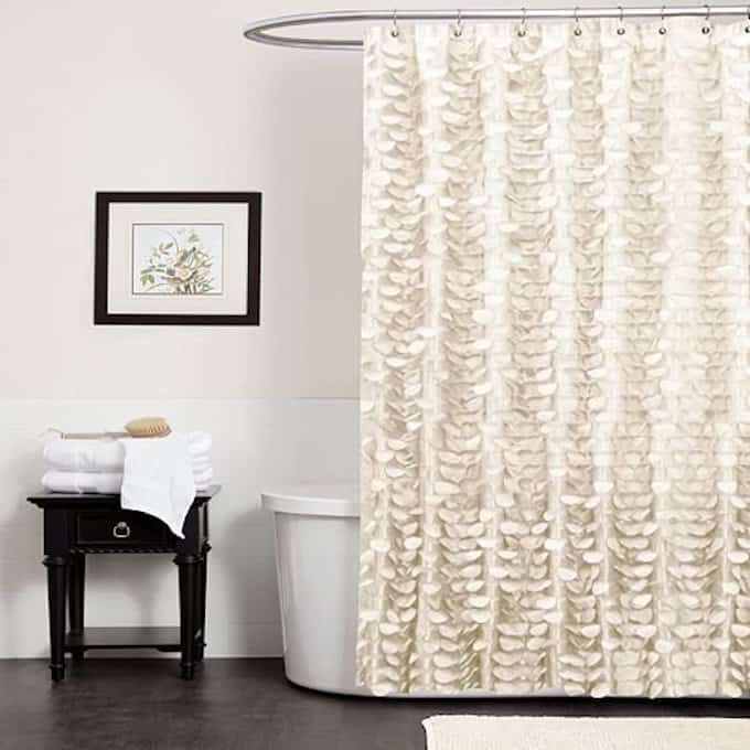 All 20 of these shower curtains are not only gorgeous but trendy too! You will find many different styles of shower curtains to fit anyones decor needs. | Design Dazzle