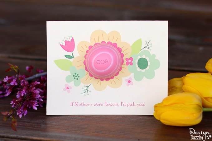"If Mothers were flowers, I'd pick you." This free printable is adorable and simple to put together! The perfect gift to give your mother for Mother's Day. | Design Dazzle