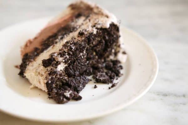 Do you have a favorite dessert from a restaurant that you wish you could make? If so, then these 10 delicious copycat dessert recipes are perfect for you! | Design Dazzle