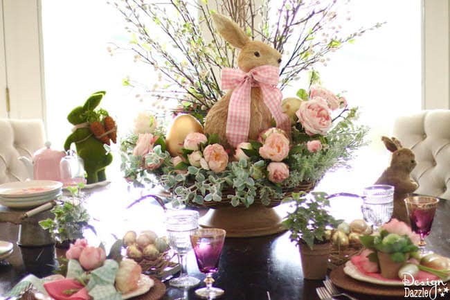 See how I decorated a very gorgeous, yet simple Spring Easter Tablescape. It's perfect for an Easter dinner or just as beautiful Easter decor! | Design Dazzle