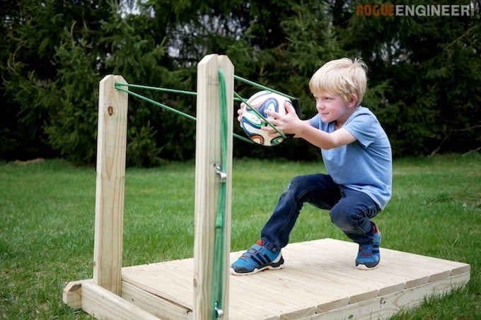 Here are 14 extremely creative and fun play areas for your kids that will sure to zap all the boredom from their brains! Enjoy and happy summertime! | Design Dazzle