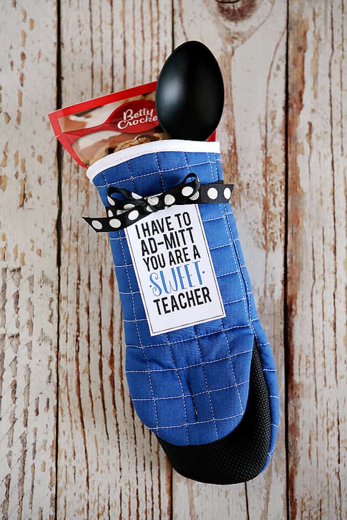 I've put together 14 phenomenal and easy teacher appreciation gift ideas that will show your child's teacher just how much they meant to you! | Design Dazzle