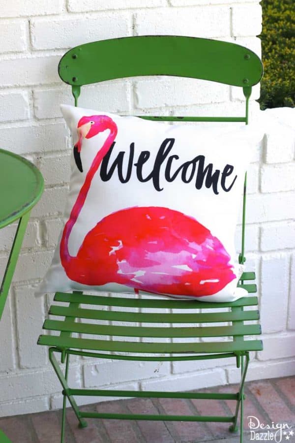 Summer sunshine decor is bound to put a smile one everyone's face! See how I made my fun, simple, and inviting summer porch entryway! | Design Dazzle