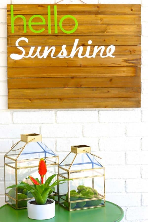 Summer sunshine decor is bound to put a smile one everyone's face! See how I made my fun, simple, and inviting summer porch entryway! | Design Dazzle