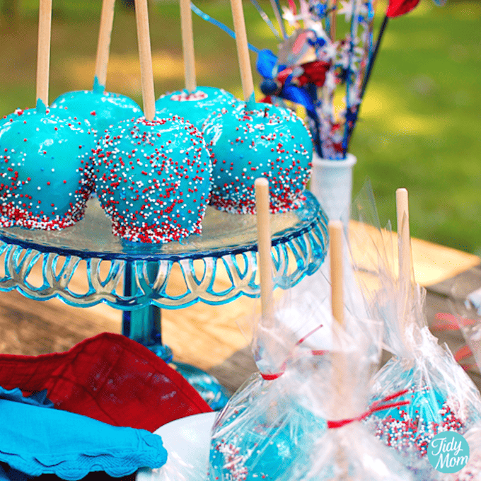 Here are 17 delicious patriotic food ideas that will be the perfect addition to any of your fun patriotic parties and activities. | Design Dazzle